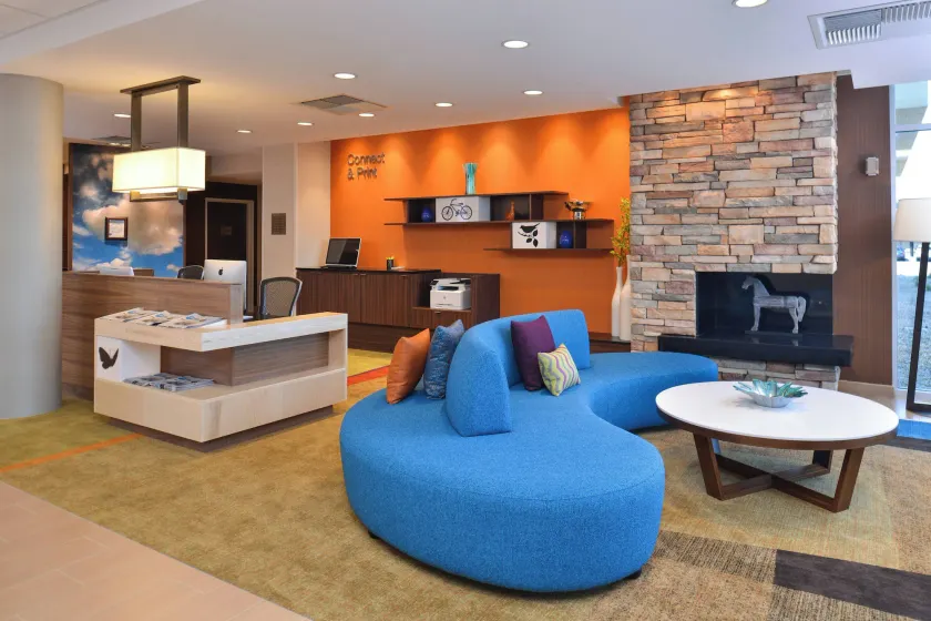 Fairfield Inn & Suites by Marriott Sacramento Airport Woodland - Image 1