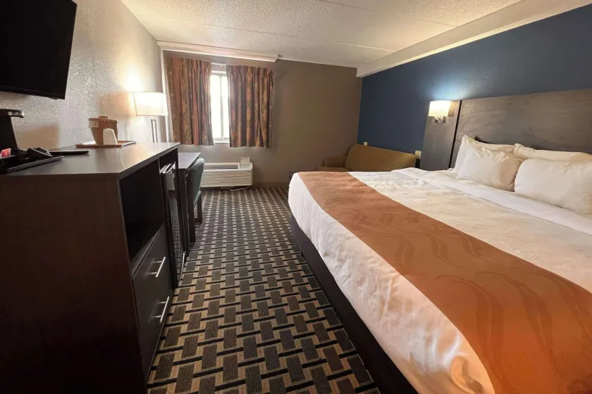 Quality Inn & Suites Louisville East - Image 1