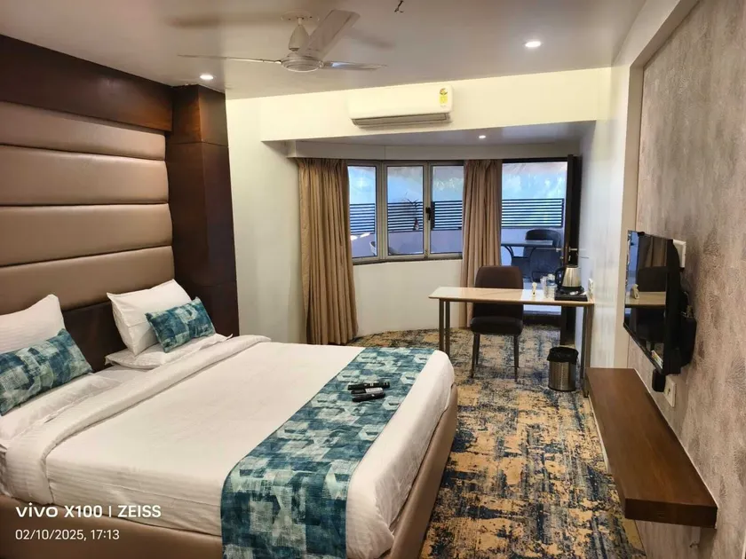 Hotel Dakshin Grandeur - Image 1