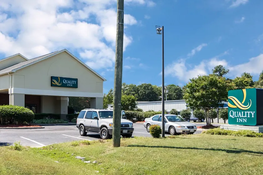 Quality Inn Warsaw near Rappahannock River - Image 1
