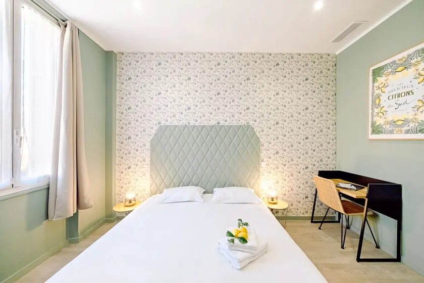 Hotel Lemon - Image 1