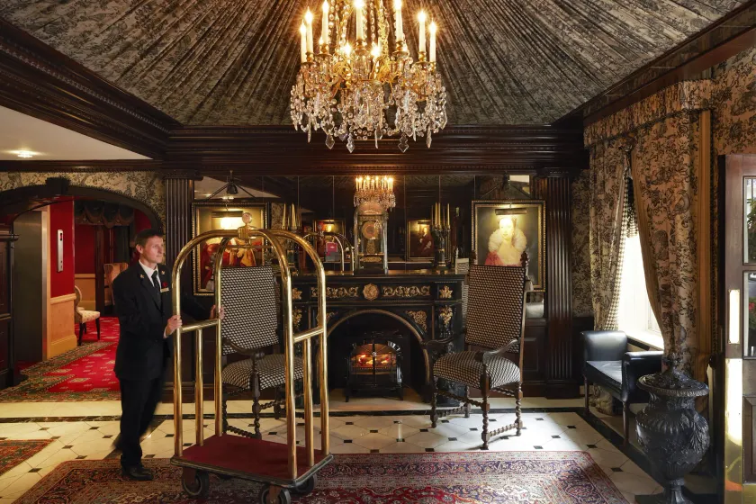 The Montague On The Gardens - Reception