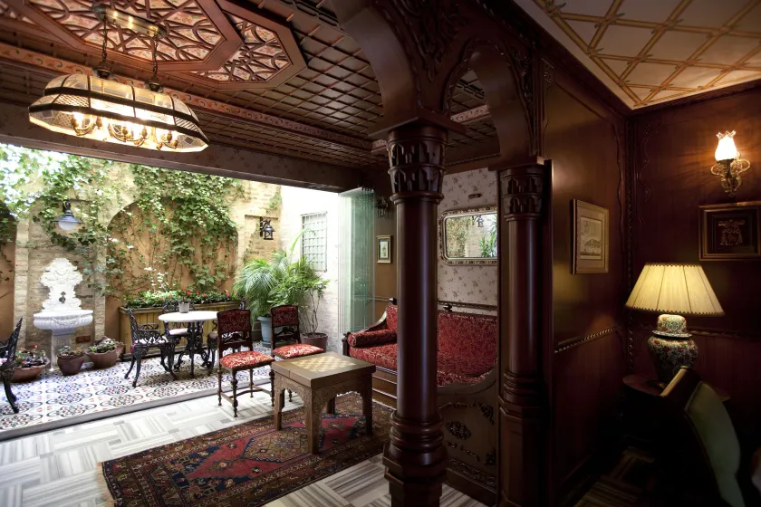 Hotel Niles Istanbul - Image 1