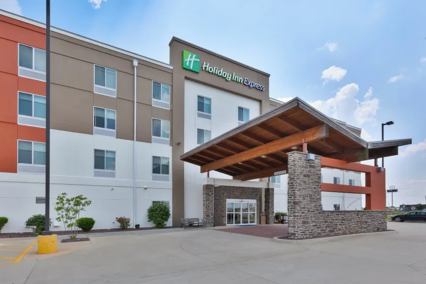 Holiday Inn Express & Suites - Effingham by IHG - Image 1