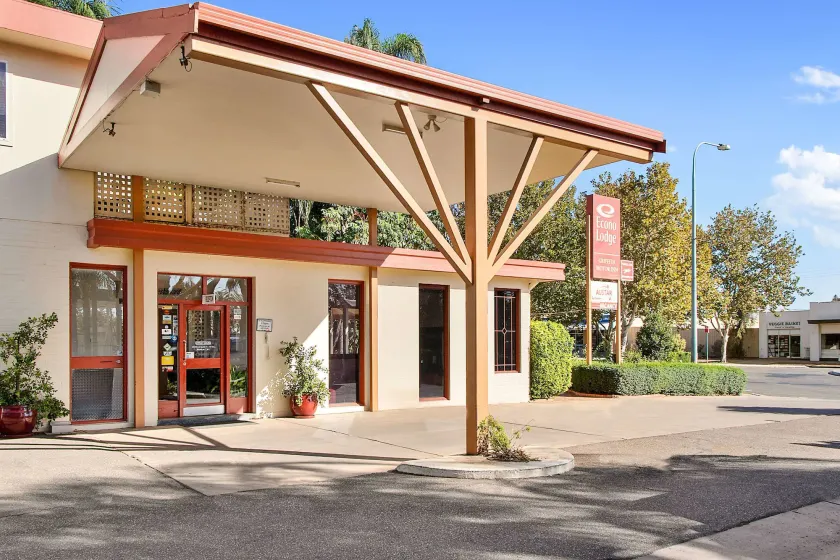 Econo Lodge Griffith Motor Inn - Image 1