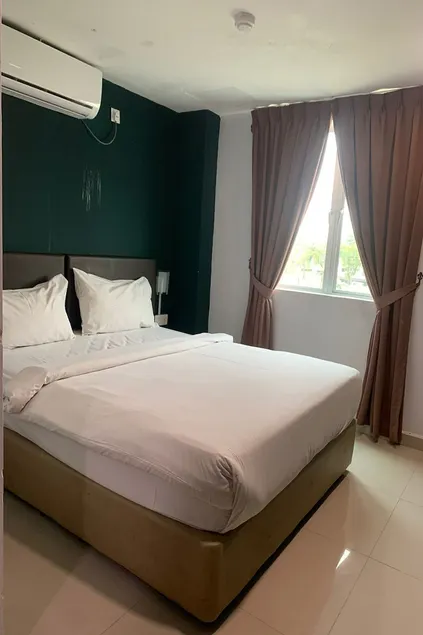 Room V Jalan Megat by SECOM - Room