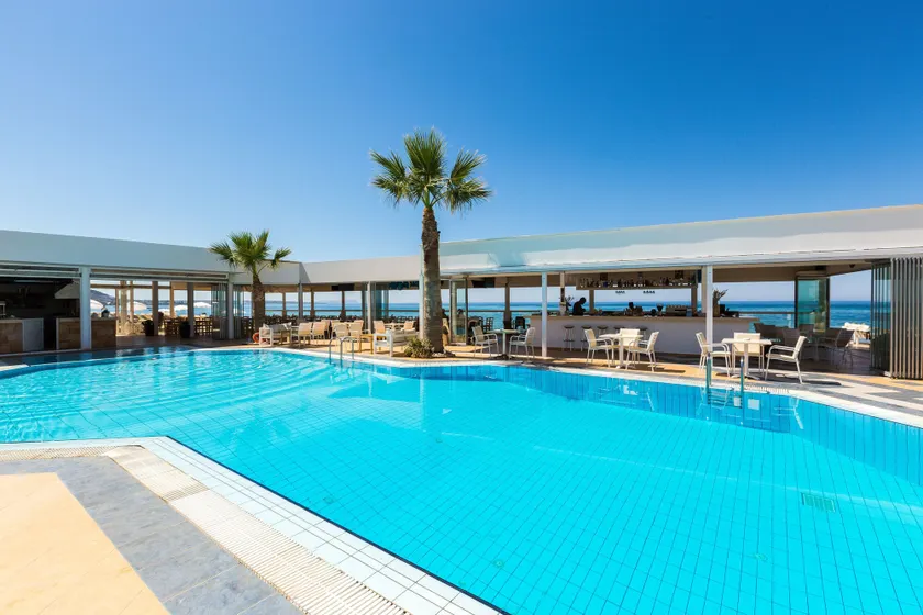 Theo Star Beach Hotel - Image 1