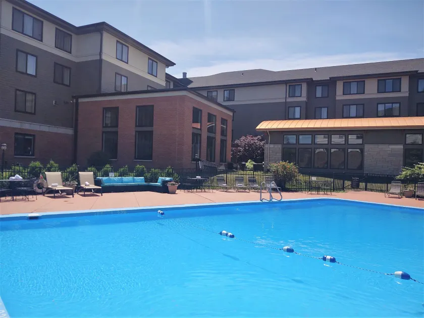 Comfort Inn & Suites South Burlington near University - Image 1