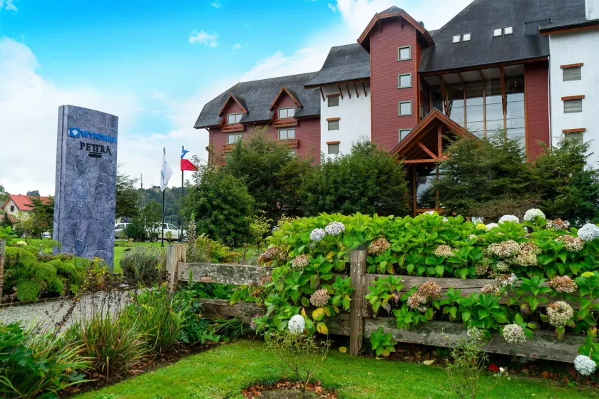 Wyndham Puerto Varas Pettra - Image 1