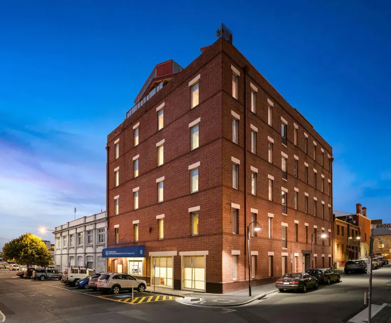 Hobart Waterfront Apartments - Image 1