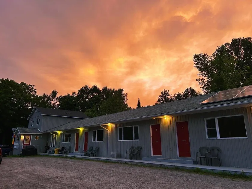 Port loring Northland Motel - Image 1
