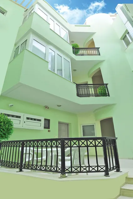 Greta Apartments - Image 1