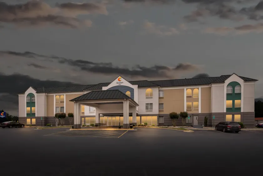 Comfort Inn Ruther Glen near Kings Dominion - Image 1