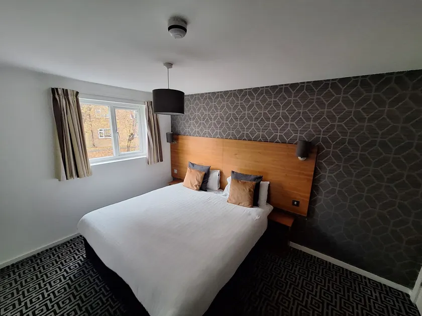 Stockwood Hotel - Image 1