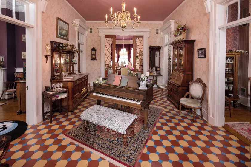The Steamboat House Bed & Breakfast - Image 1