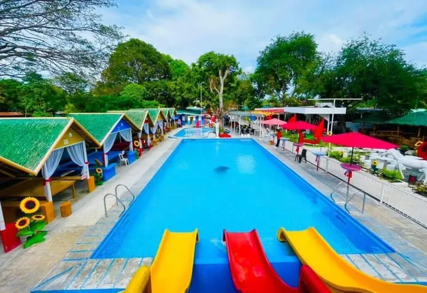Red Apple Hotel and Resort San Juan Batangas - Image 1
