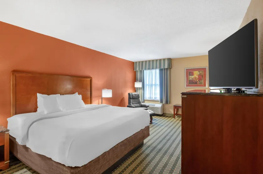 BEST WESTERN PLUS Inn at Valley View - Image 1