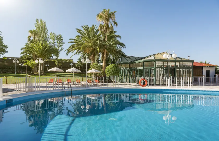 Hotel Ilunion Las Lomas - Image 1