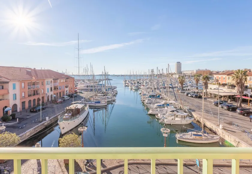 B&B HOTEL Martigues Port-de-Bouc - Image 1