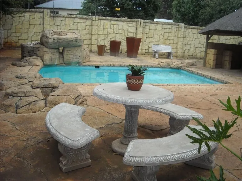 Upper Houghton Guesthouse - Image 1