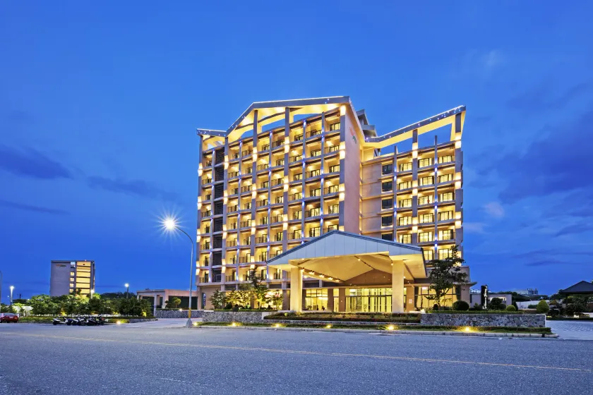 Naruwan Galaxy Hotel - Image 1
