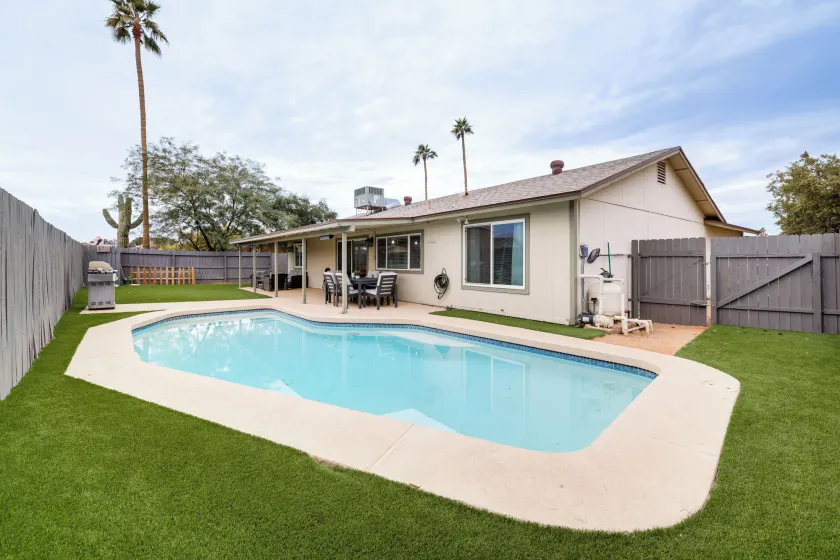 Airy Tempe Vacation Rental w Gas Grill Pool - Image 1