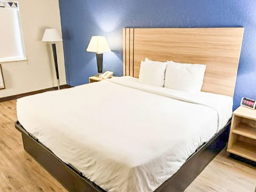 Park Inn by Radisson, Ames - Image 1