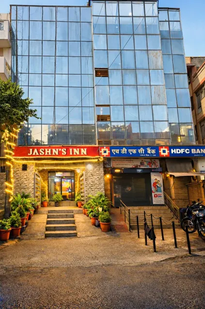 Hotel Jashn Inn near Apollo Hospital, Delhi - Image 1