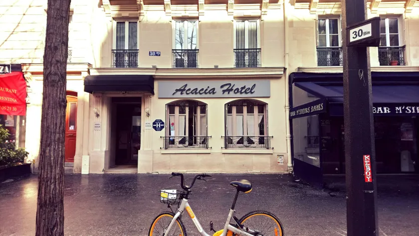 Acacia Hotel - Image 1