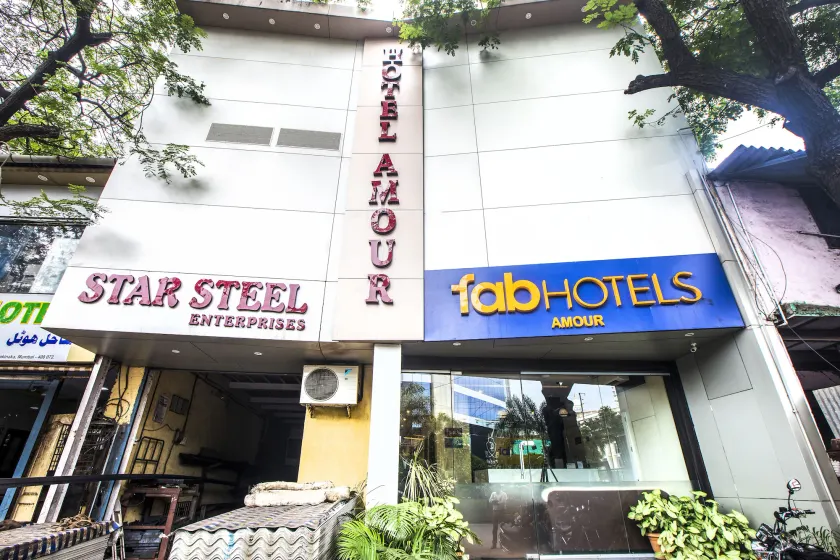 Townhouse Andheri Sakinaka Metro Formerly Hotel Amour - Image 1
