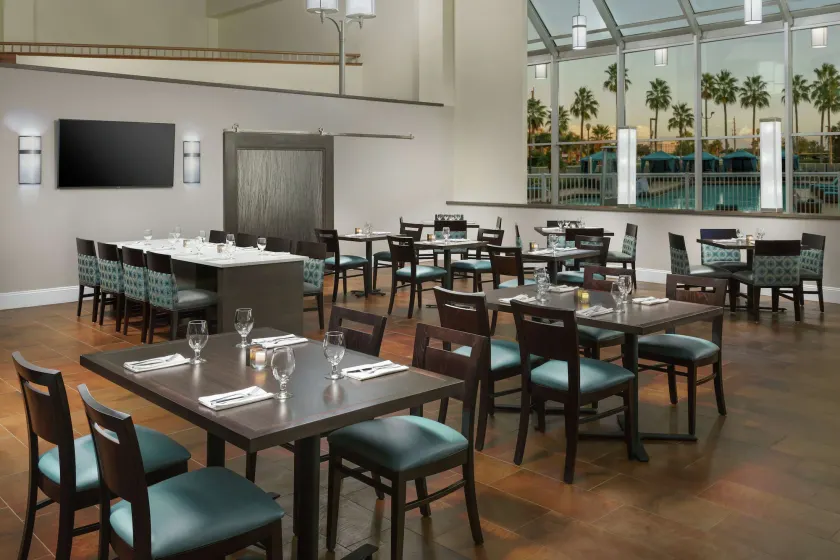 DoubleTree by Hilton Orlando Airport - Image 1