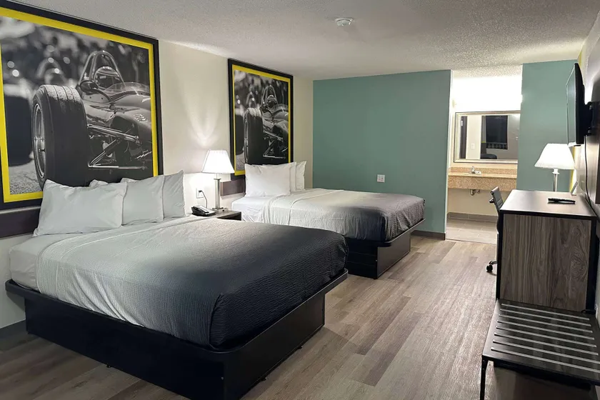 Super 8 by Wyndham Kannapolis - Image 1