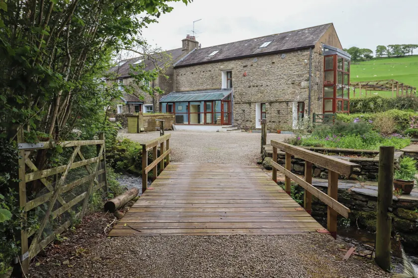Beckside Hall - Image 1