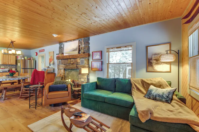 Cozy Okemo Cabin: Steps to Lake 2 Mi to Slopes - Image 1