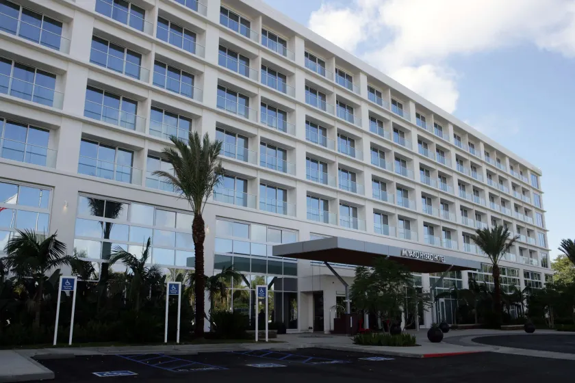 Miyako Hybrid Hotel Torrance - Image 1