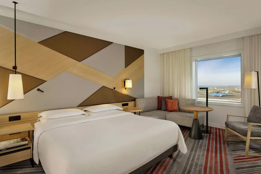 Sheraton Amsterdam Airport Hotel and Conference Center - Image 1
