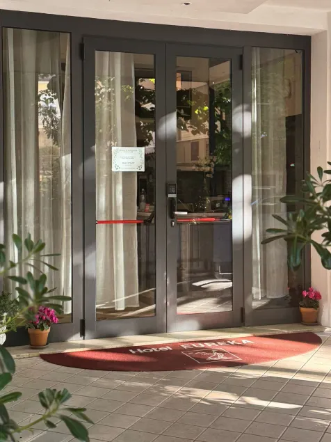 Hotel Eureka - Image 1