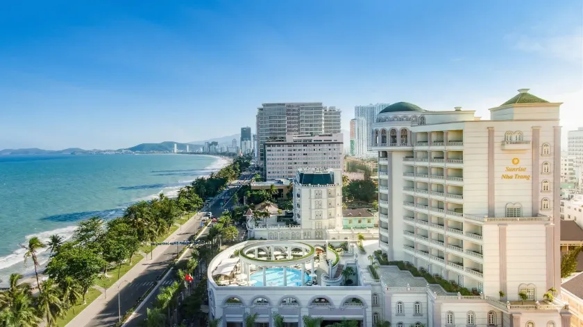 Sunrise Nha Trang Beach Hotel & Spa - Image 1