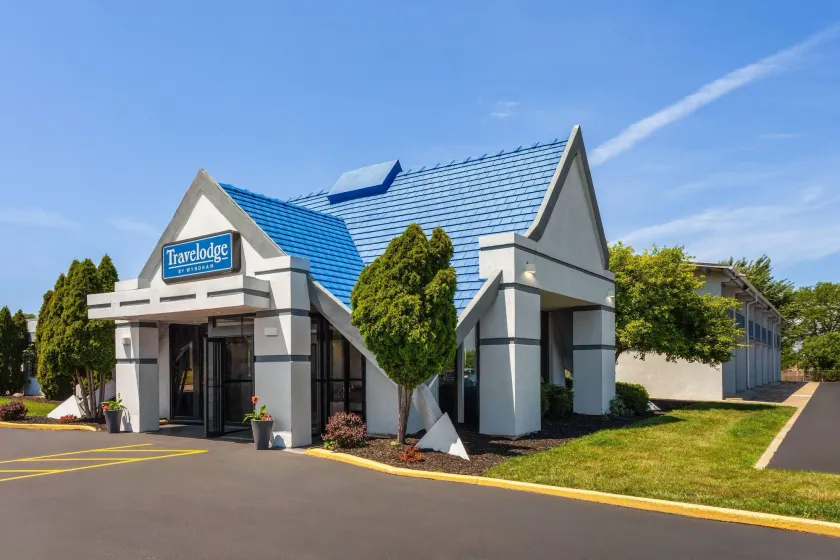 Travelodge by Wyndham Milwaukee - Image 1
