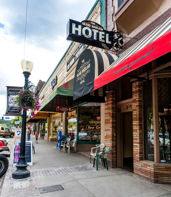 Grand Highland Hotel - Image 1
