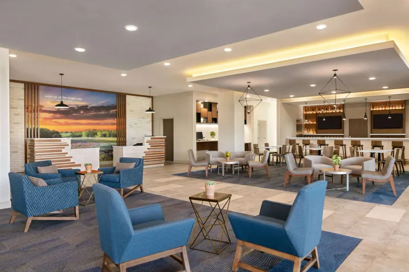La Quinta Inn & Suites by Wyndham College Station North - Hall