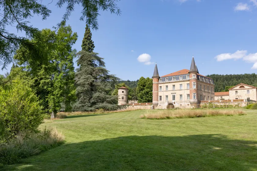 Demeures et Châteaux - Domaine de Valinches - Image 1