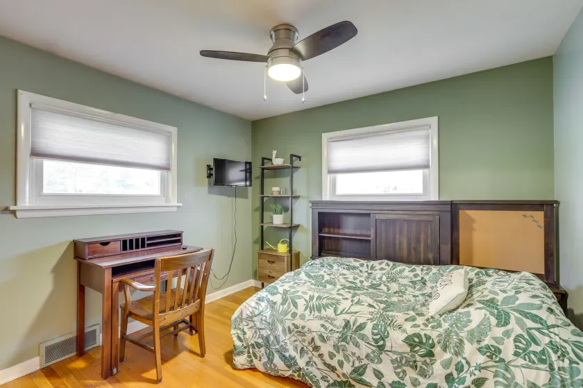 Charming Arnold Home w/ Patio & Chicken Coop! - Chambre