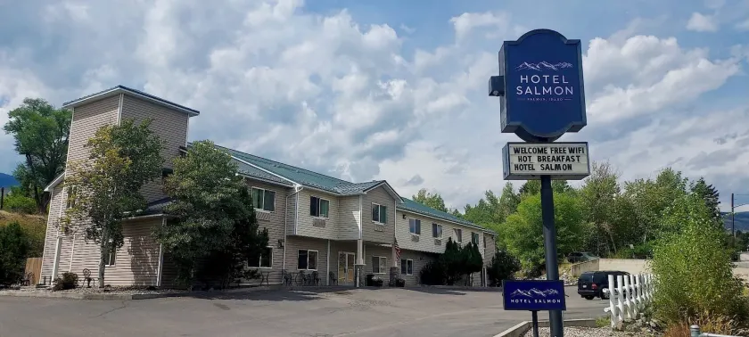 Hotel Salmon - Image 1