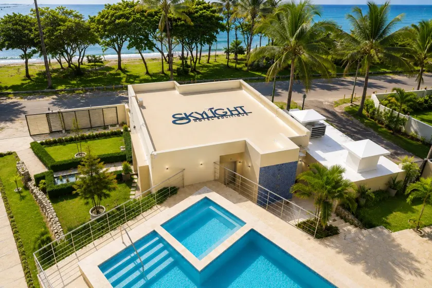 Skylight Suites Hotel - Image 1