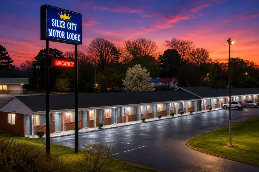 Siler City Motor Lodge - Image 1