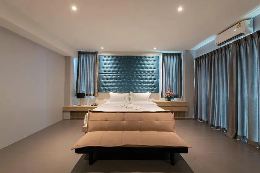 Yamin Seaview Hotel - Image 1