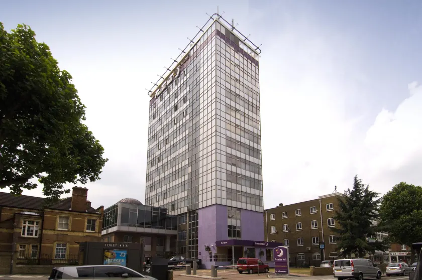 Premier Inn London Hammersmith - Ravenscourt Park - Image 1