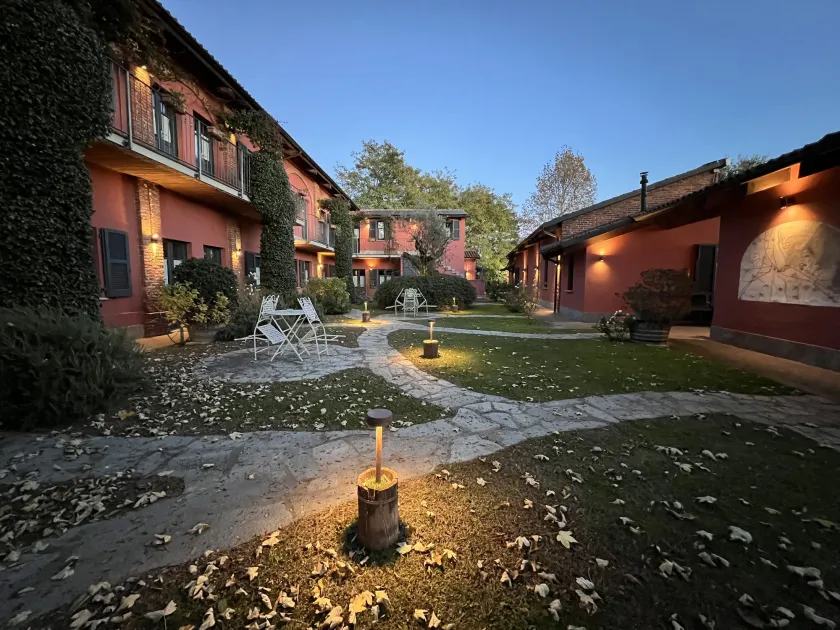 Le Serre Suites & Apartments - Image 1