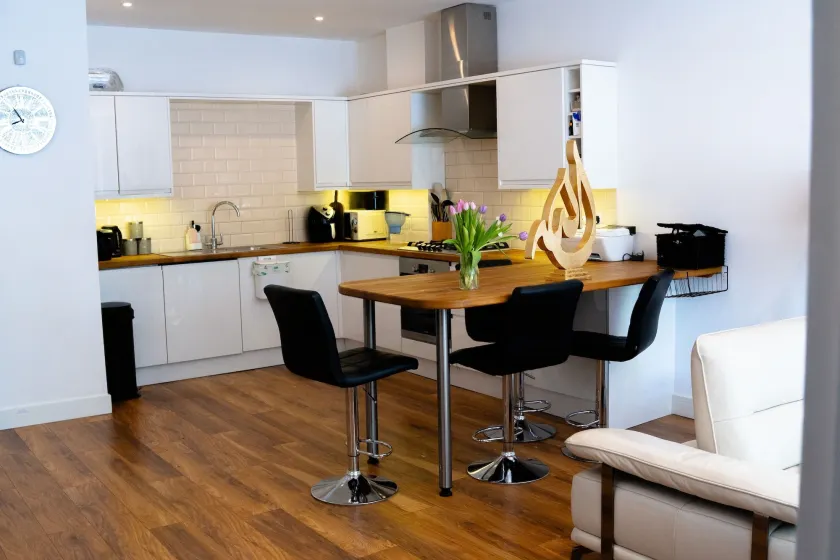 Cleave House - Stylish n Chic 3 Bed House Mins From Central London - Image 1
